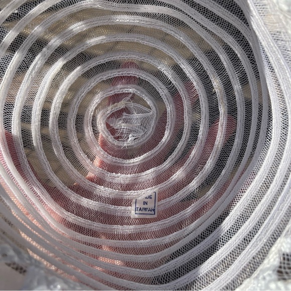 White Organza floppy hat with Ribbon - Picture 7 of 9